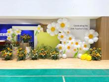 Various combinations of Teacher's Day balloons