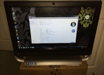 HP TouchSmart 520 (Win 7 Home, Intel Core i3, 3.3 GHz, 4 GB) All in One PC