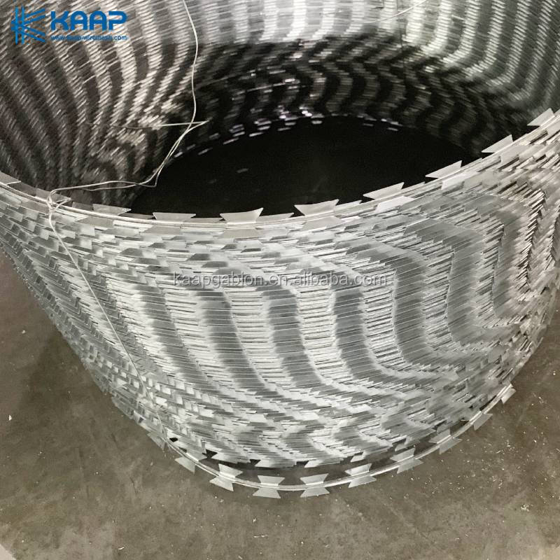 Galvanized Dia 600 mm BTO-22 Used On Ships For Anti-piracy Concertina Razor Wire Coils