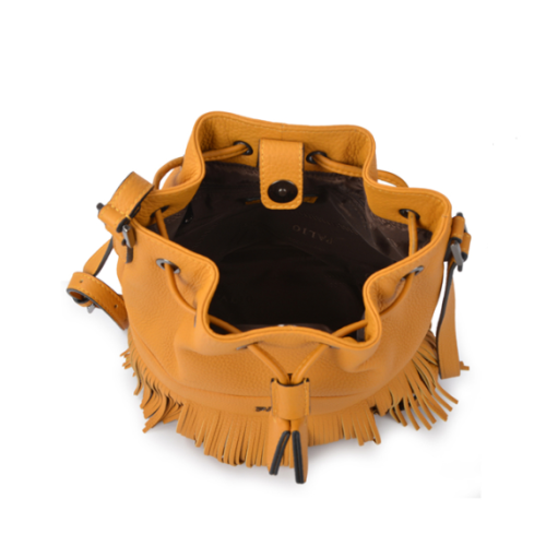 Modern and fashionable bucket bag