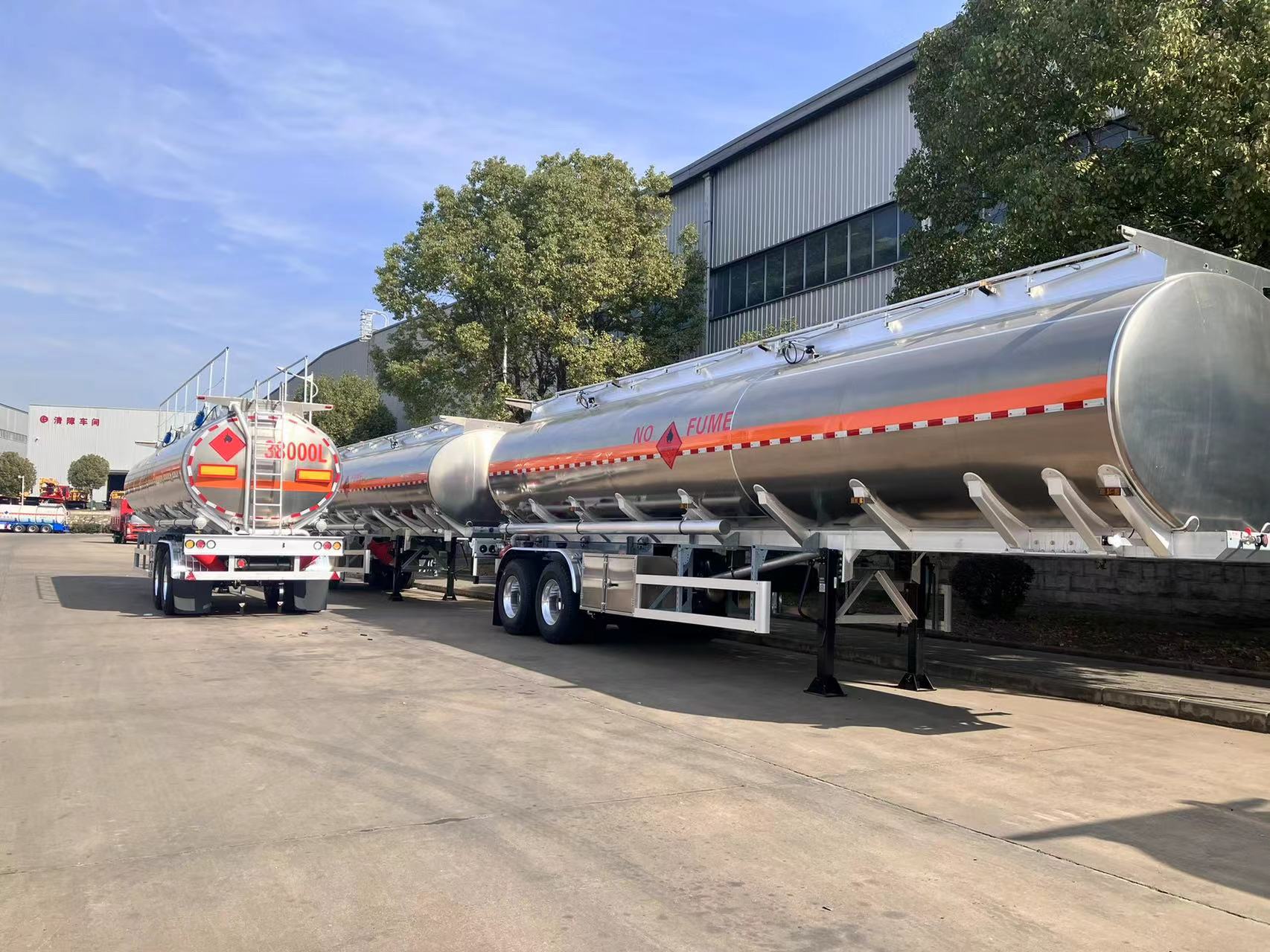 Remolque de combustible (5) Fuel Trailer (5)