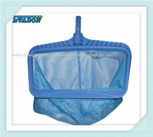 Swimming pool leaf rake