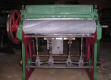 Roller Type Cotton Ginning Machine