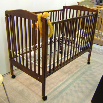 Baby crib, pine coloredNew
