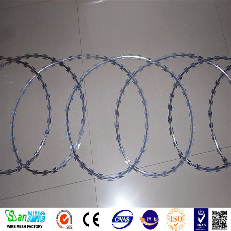 Barbed Blade Razor Wire / Barbed Fire Security Fencing