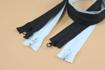 Two-way plastic zipper for jacket