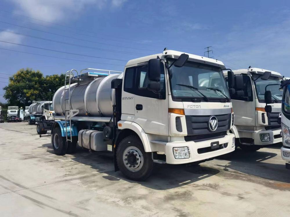 Stock Foton Camion-citerne en acier inoxydable 10 000L