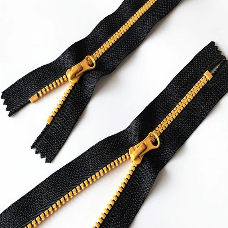  Large plastic zippers