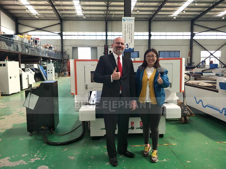 1325 CNC Router Machine Ce FDA Certificated with Water Cooling Spindle for Furniture