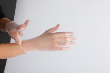 Disposable personal protective gloves