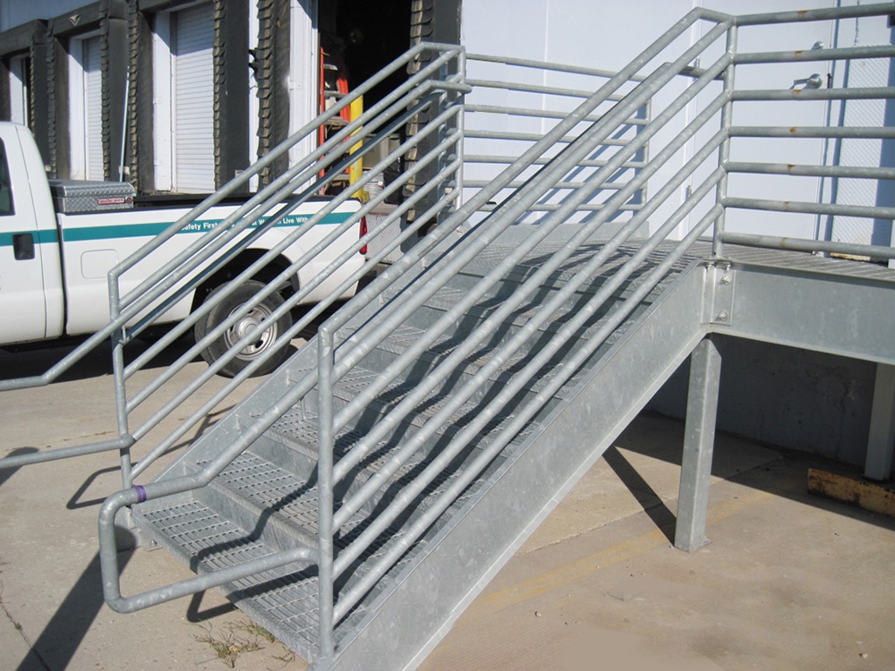 Hot dipped galvanized non-slip nosing Stair treads for staircase