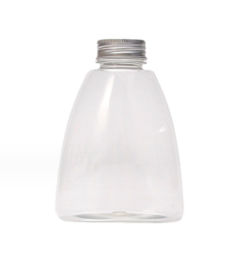 Triangle Plastic PET Juice Bottle with Aluminum Lid for Cold Pressed Beverages