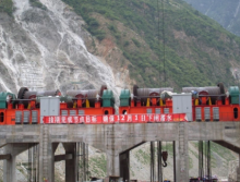 Dam fixed winch hoists