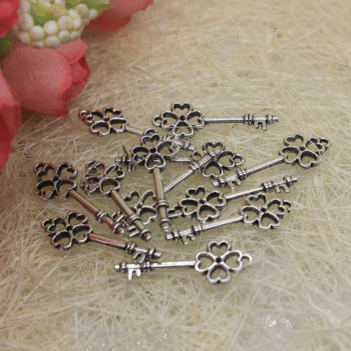 Wholesale 200 Pieces Vintage Color Metal Key Shape Charm Pendants