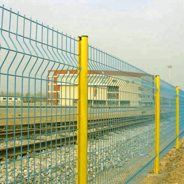 Cerca de ferrocarril soldada con autógena del marco de metal verde