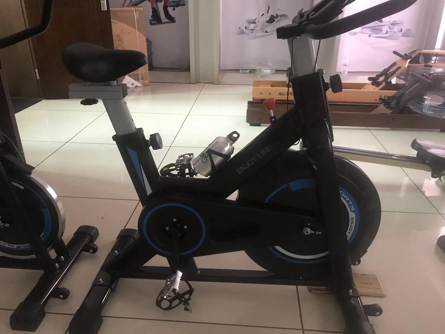 Indoor cycling exercise bike commercial spinning bike