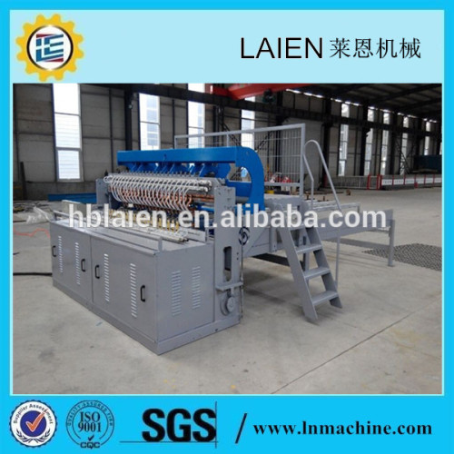 Good quality galvanized welded wire mesh making machine with high quality