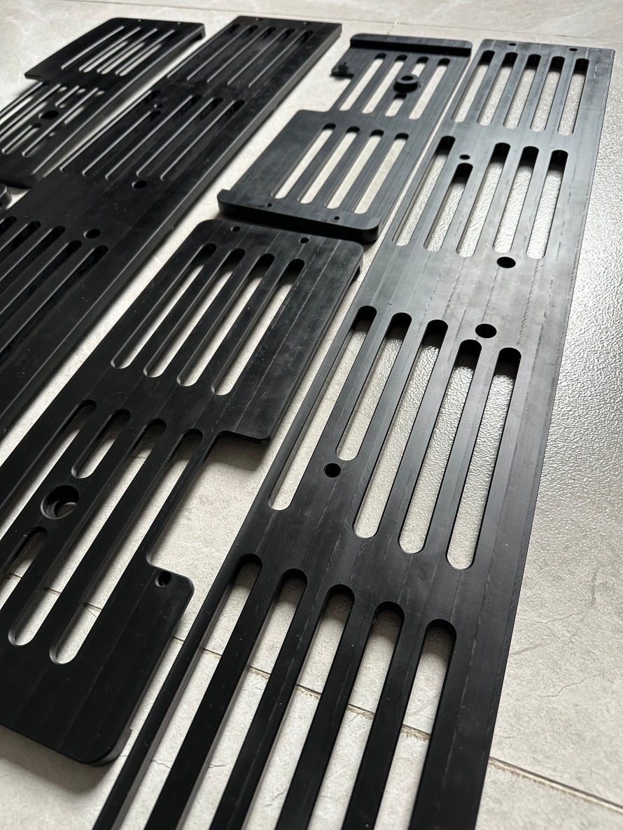 黒色ポリカーボネート 30% GF4 BLACK POLYCARBONATE 30% GF4