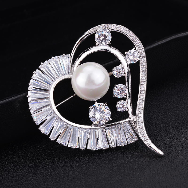 custom zircon crystal rhinestone pins brooches, pearl heart heart shaped crystal brooch women