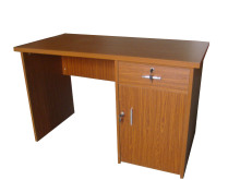 Multiple Color Melanine Office Desk (LM-105)