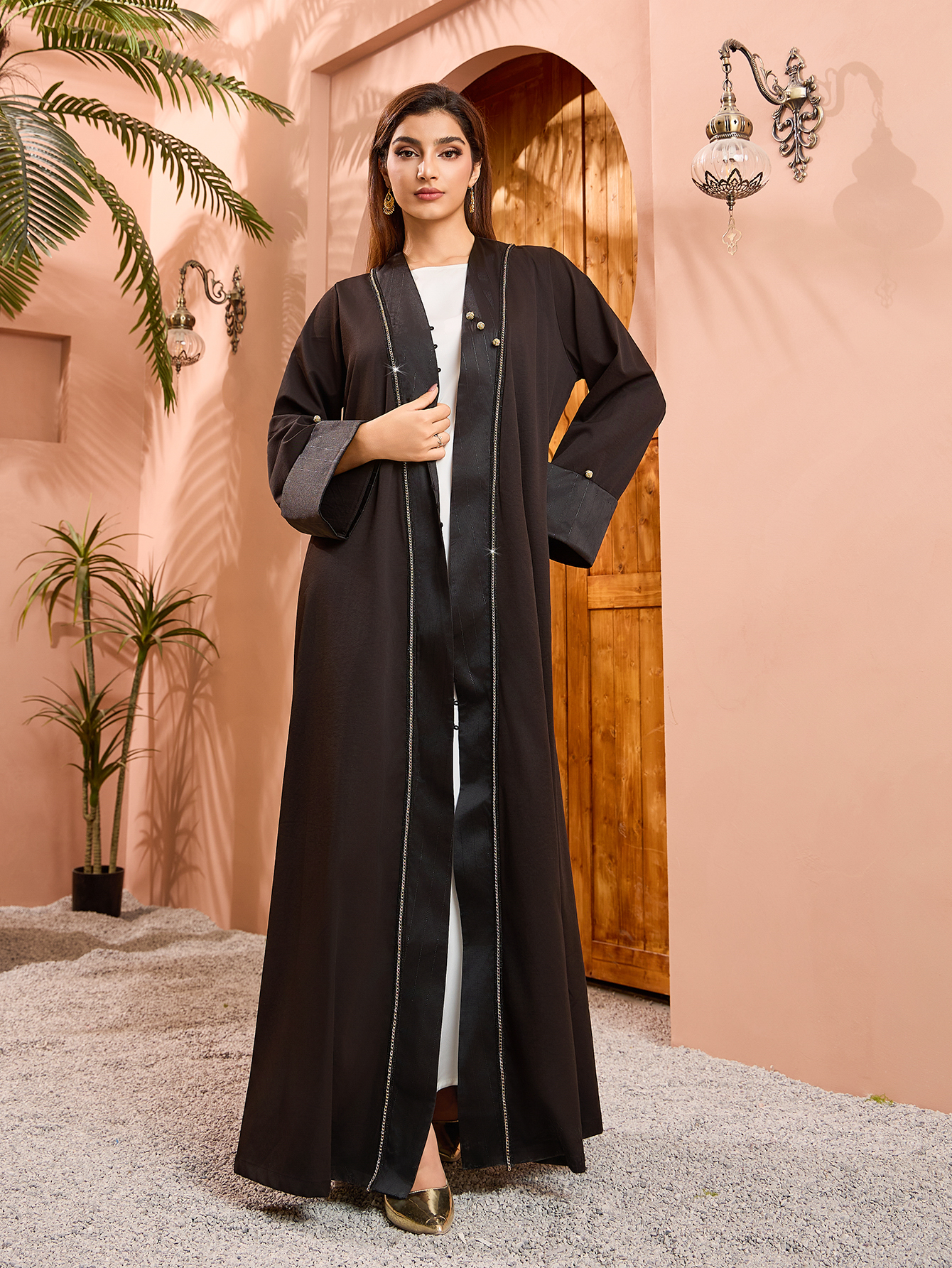 Abaya مدرن مشکی اوپن با تزئینات نقره ای (2) Luxury Office Abaya for Women with Silver Trim