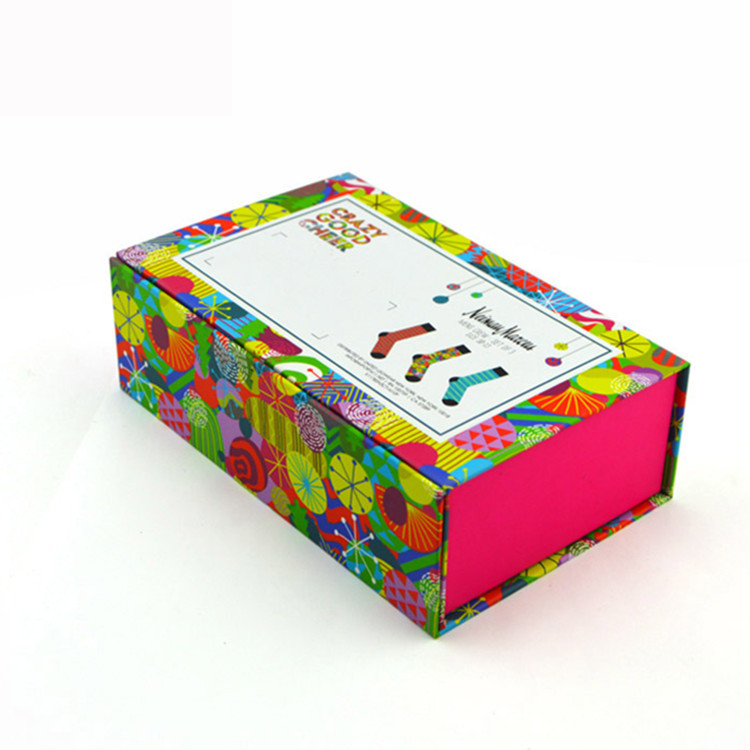 صندوق هدايا جامد مخصص مع غطاء الإغلاق المغناطيسي