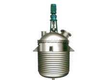 Power liquid water filter vessel