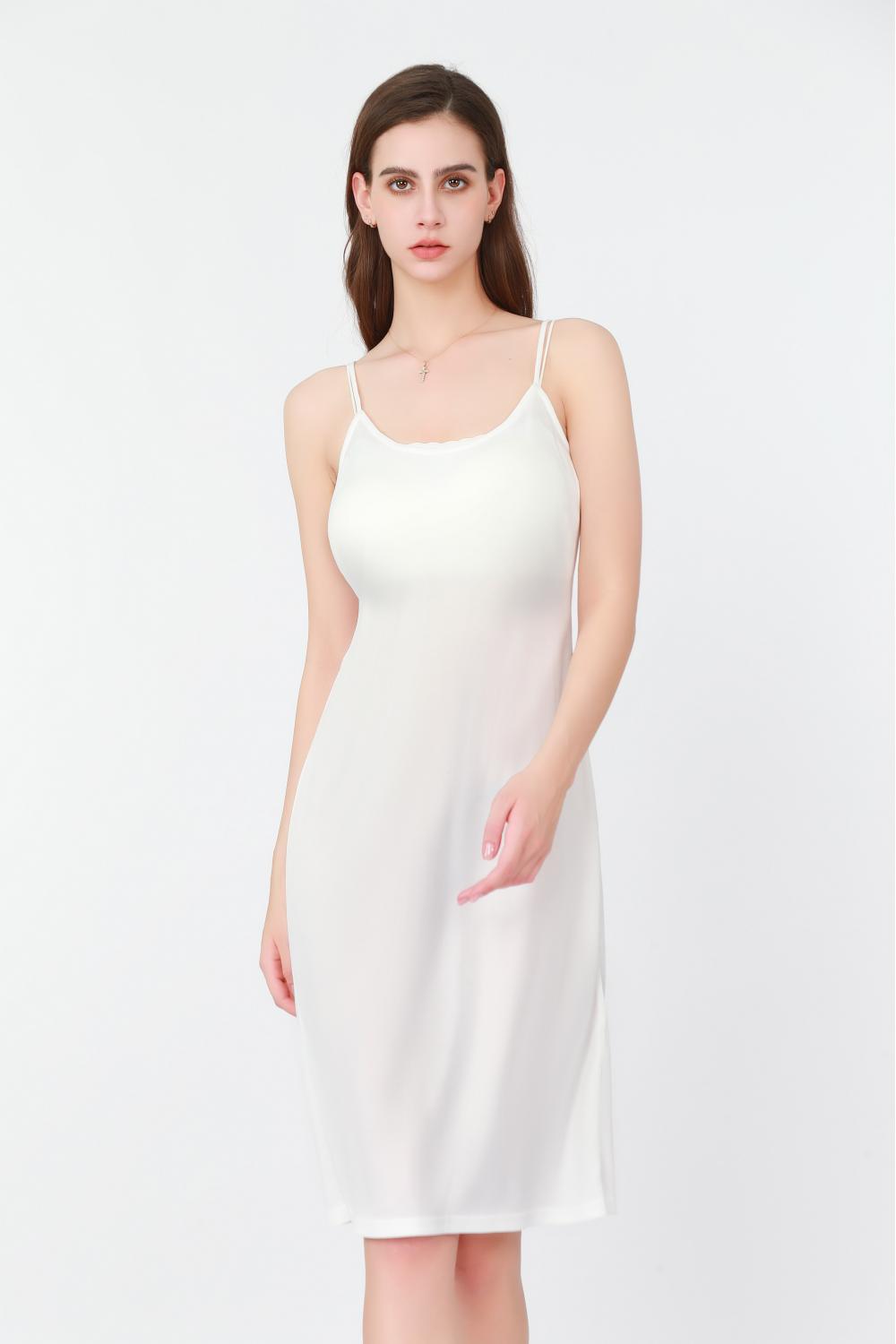 숙녀 흰색 슬립 드레스