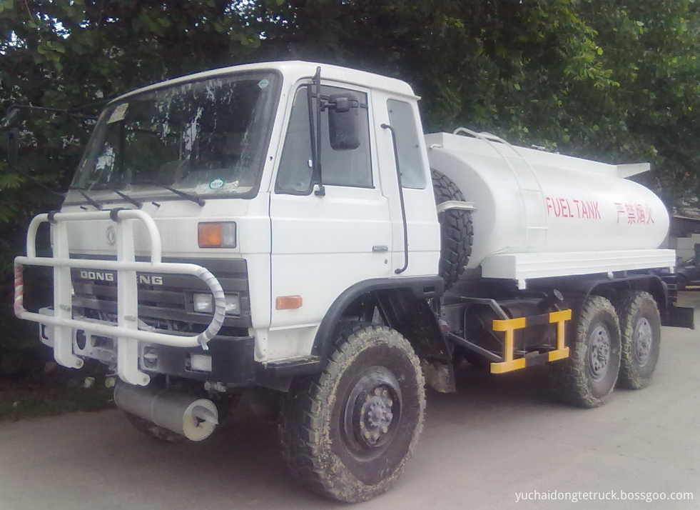 Dongfeng 6x6 off-road water truck 8000 liters