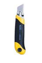 Ceramic knife set with ceramic peeler