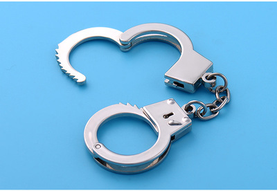 Wholesale Creative Gift Simulated Handcuffs Metal Keychain Waist Hanging Pendant