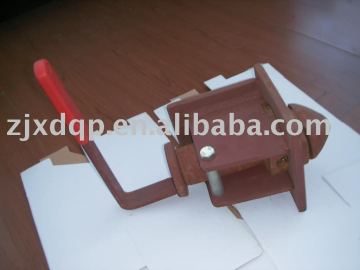 container twist lock