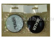Big dealer button
