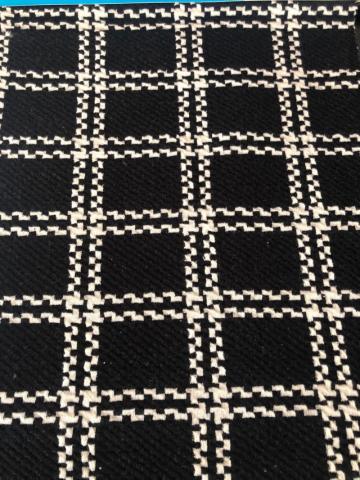 BLACK WHITE DESIGN JACQUARD