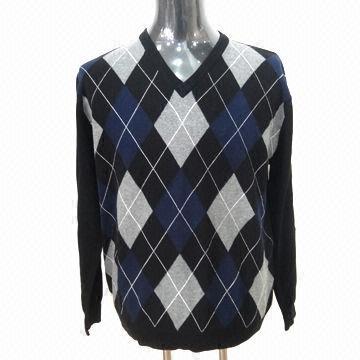 Men's V- neck sweater with intarsia pattern