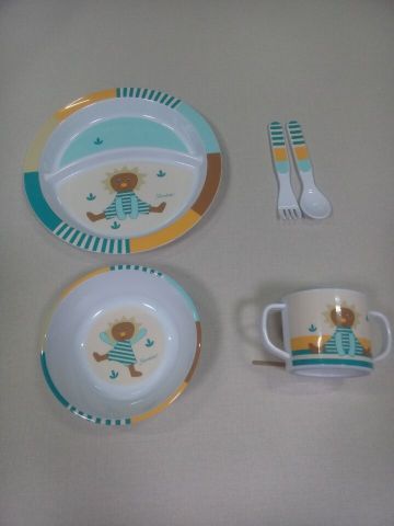 white pp children's  dinner ware set