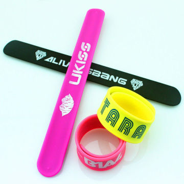 Popular Fashion Debossed Yellow, Blue Sport Durable And Tensile Customized Silicone Bracel