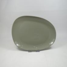 Нерегулярная керамическая тарелка и миска