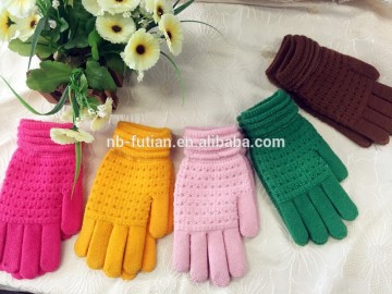 Knitted acrylic worm winter fashion gloves