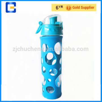 wholesale glass water bottle /glass bottles with colorful silicone sleeve with custom logo