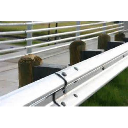 Crash barrier forming apparatuur