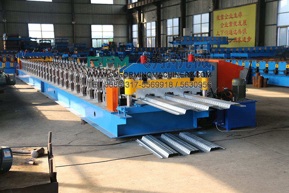 Hydraulic drive double layer steel sheet forming machinery