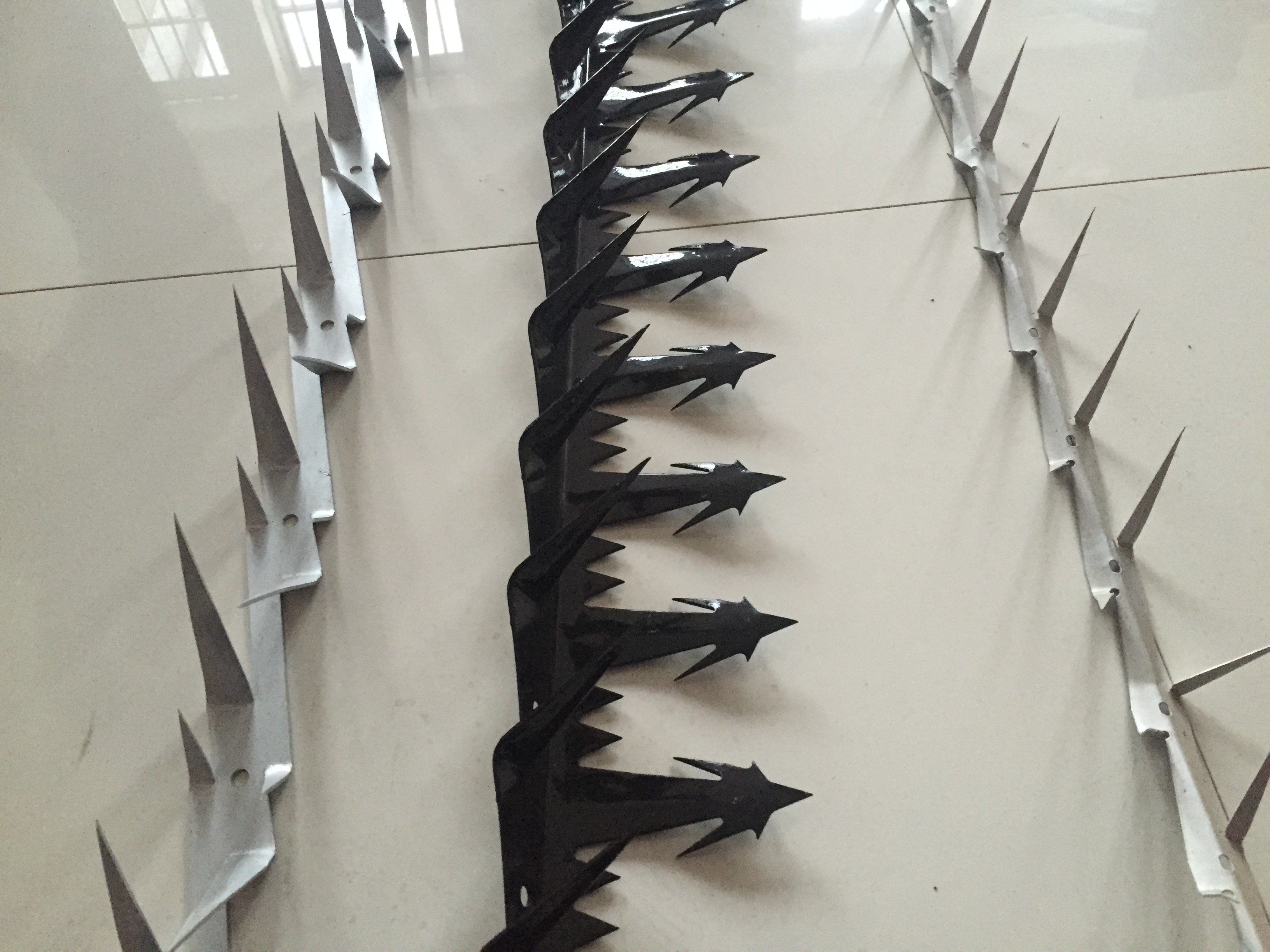 Factory direct sales high security garden fence anti-climb wall spikes on top fencing