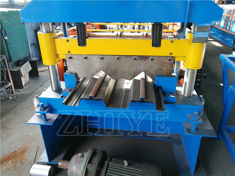 steel deck machine