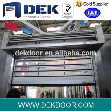 Vertical automatic high speed folding door
