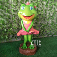 Theme park cartoon fiberglass resin frog statue for mall decor
