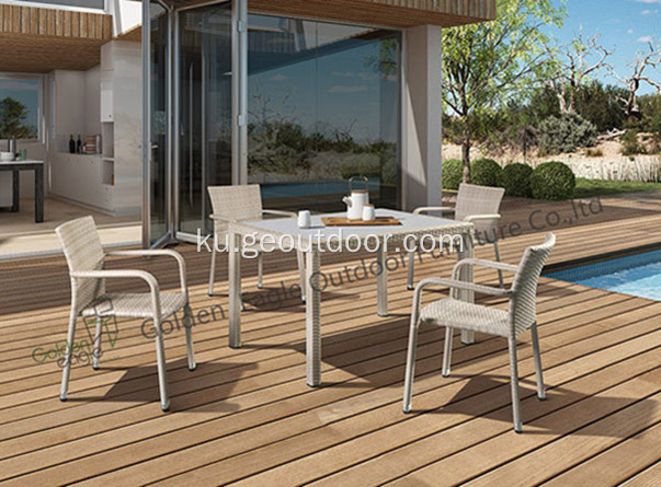 Li Dîwarê Wicker Dining 5-Piece Set