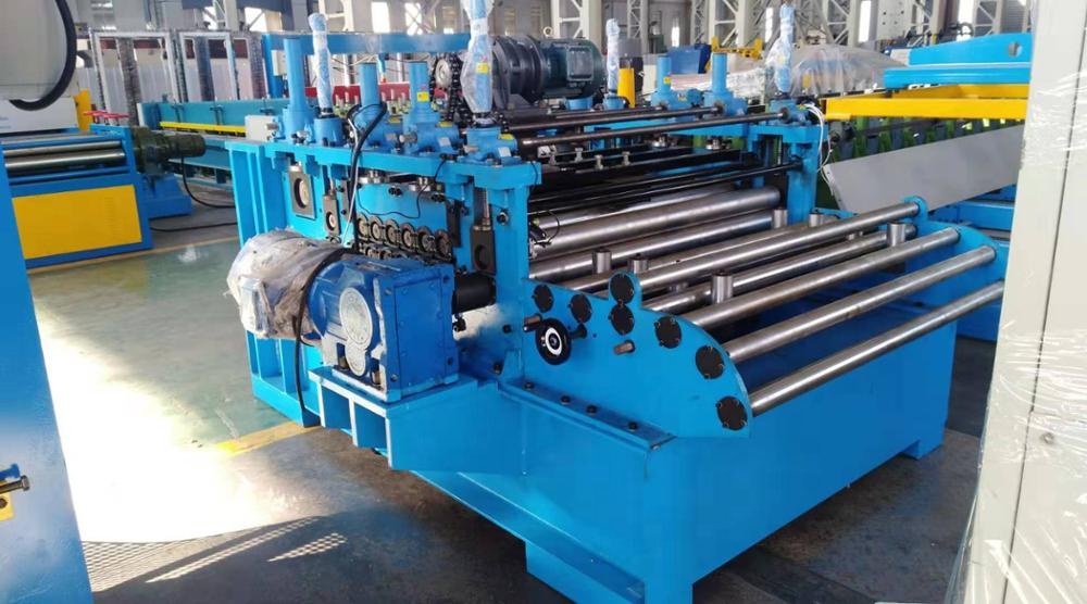 Simple cut to length combined slitting machine