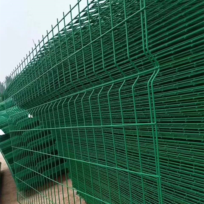 YQ Factory Price Powder Coated Garden Curved 3D V Bend Welded Wire Mesh Fence