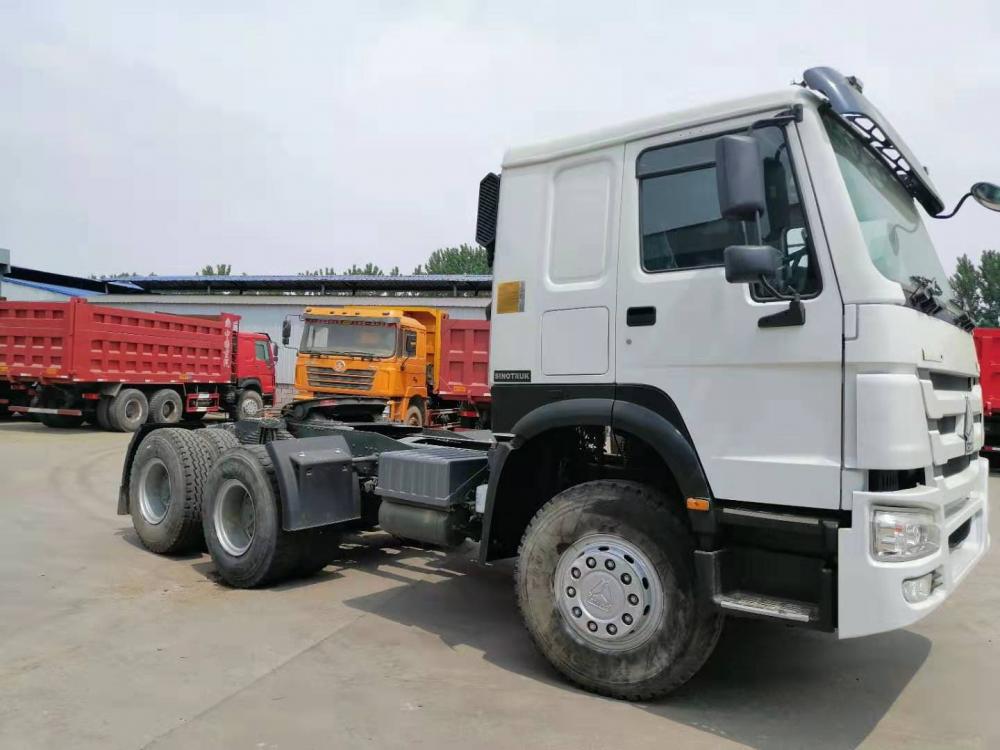 Used Tractor Truck 1